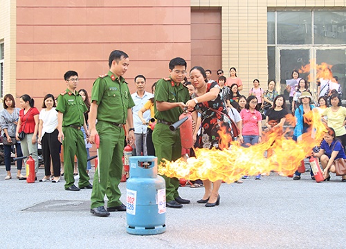 Hơn 2.500 cán bộ, giáo viên các trường tham gia tập huấn PCCC