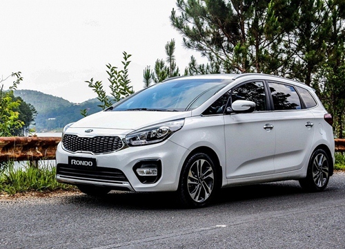 Kia Rondo bất ngờ có thêm phiên bản giá rẻ, cạnh tranh với Mitsubishi Xpander và Suzuki Ertiga