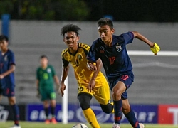 Cầu thủ U15 Thái Lan hỗn chiến với Malaysia ở chung kết