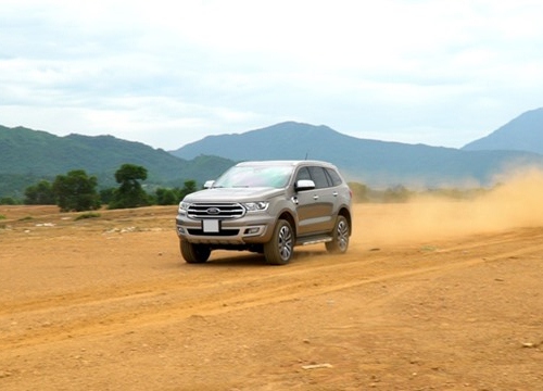 Đánh giá Ford Everest: SUV 7 chỗ đích thực