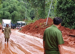 Đèo Bảo Lộc vẫn đang tê liệt: &#039;Nhìn hiện trường rất kinh hoàng&#039;