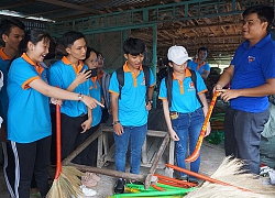 Học tập từ "Hành trình khám phá làng nghề và dã ngoại nông nghiệp"