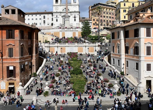 Italy "mạnh tay" phạt du khách để bảo vệ di sản