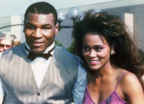 Mike Tyson dùng dương vật giả chứa nước tiểu vợ con để 'né' doping