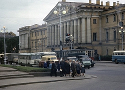 Ngỡ ngàng cuộc sống ở thành phố Leningrad thập niên 1960