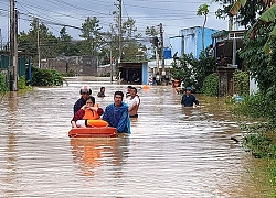 Sát cánh cùng người dân trong mưa lũ