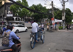 Tài xế xích lô ngang nhiên chặt chém khách nước ngoài