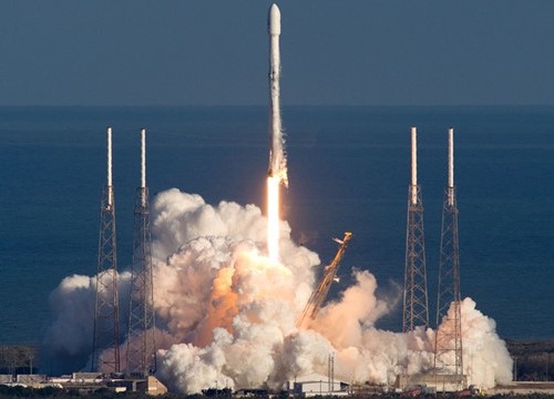 Thấy gì qua sự hợp tác của hai đối thủ SpaceX và Boeing?