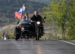 TT Putin đích thân lái chiếc Ural huyền thoại ở Crimea