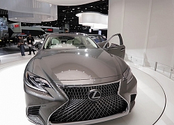 Xe sang Lexus tại VN bị triệu hồi vì lốp xe xuất hiện vết nứt