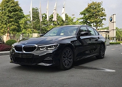 Cận cảnh BMW 330i M-Sport chính hãng tại Việt Nam, giá cao hơn cả E-Class của Mercedes-Benz