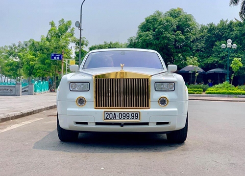 Cận cảnh chiếc Roll-Royce mạ vàng biển "tứ quý" 9 giá 13,5 tỷ đồng