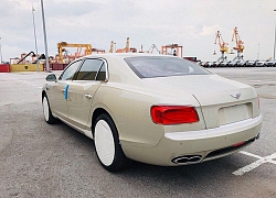 Hàng độc Bentley Flying Spur V8 với "bộ cánh" White Sand đầu tiên về Việt Nam