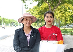 Ba mẹ đồng hành cùng con nhập học trong ngày Vu lan