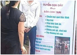 Ế quá lâu ngày, thanh niên bị mẹ treo biển tuyển vợ ngay trước ngõ, còn mang cả chính chủ ra đứng diện kiến