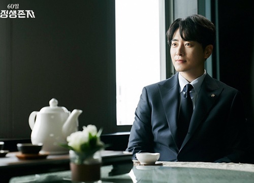 Lee Joon Hyuk của "Tổng Thống 60 Ngày": 3 lần làm ác nhân nhưng ai xem cũng mê đắm đuối