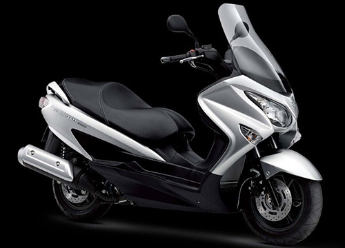 Suzuki phát triển dòng Burgman 180 mới, cạnh tranh Honda PCX