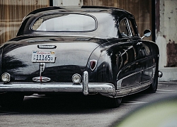 "Cụ ông" Hudson Coupe 1949 được hồi xuân mạnh ngang siêu xe