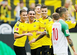 Dortmund đại thắng trên sân nhà, chiếm ngôi đầu bảng Bundesliga