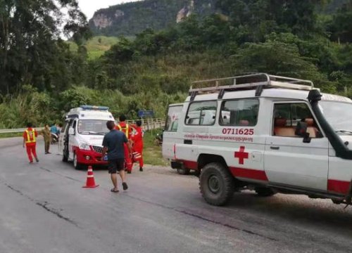 Hàng chục người Trung Quốc thương vong trong vụ tai nạn xe buýt ở Lào