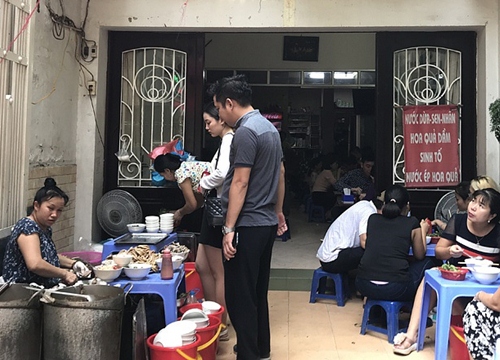 Ăn 'Sướng', ăn 'Nhàn' ở con ngõ thường gây nhầm lẫn giữa phố cổ