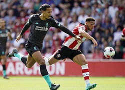 Liverpool mong manh hàng thủ: Siêu trung vệ Van Dijk gồng mình gánh đỡ