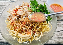 Nộm bắp chuối gà xé