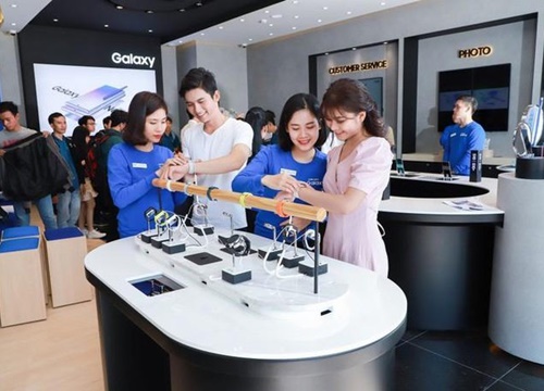 Samsung ra mắt cửa hàng trải nghiệm SES đầu tiên tại Bình Dương