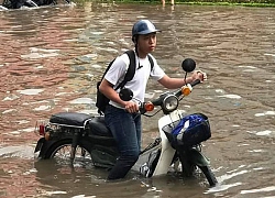 Thái Nguyên: Mưa lớn 1 tiếng, trung tâm thành phố biến thành 'sông'