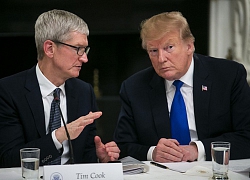 Tim Cook lo ngại Apple sẽ không đấu nổi với Samsung nếu bị áp mức thuế 10%