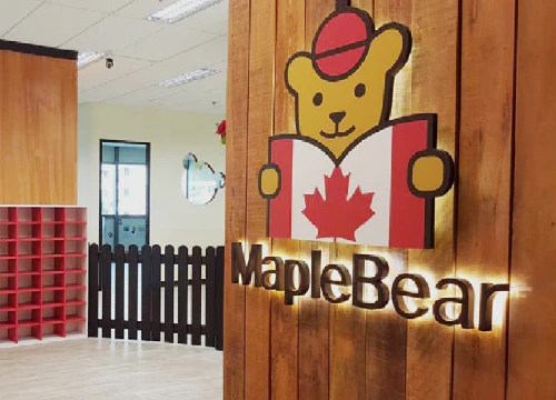 Trước khi xảy ra vụ cô giáo nhốt học sinh vào tủ quần áo, trường Maple Bear từng bị tố cho trẻ ăn cơm như "cám lợn"