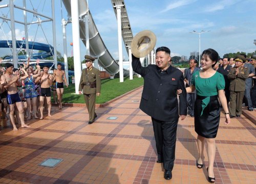 Vũ khí bí mật của Kim Jong-un: 2 người phụ nữ cả thế giới cần biết