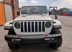 Xe bán tải Jeep Gladiator Rubicon 2020 đầu tiên cập bến VN