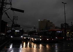 Brazil ngày biến thành đêm: Nguyên nhân đáng báo động