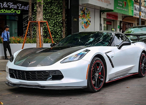 Chevrolet Corvette C7 Stingray lên cánh gió độc đáo trên phố Sài Gòn