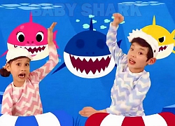 Đang ngủ mà nghe tiếng nhạc Baby Shark, cậu bé khiến ai cũng phải phì cười vì phản xạ nhanh đến giật mình