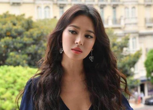 Hậu ly hôn, Song Hye Kyo đánh mắt đậm sắc sảo, dân mạng phản ứng: "Chẳng hợp chút nào"