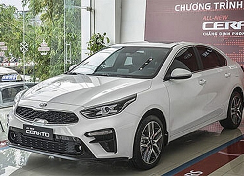 Kia Cerato 2019 bất ngờ giảm giá mạnh, đe nẹt Mazda 3