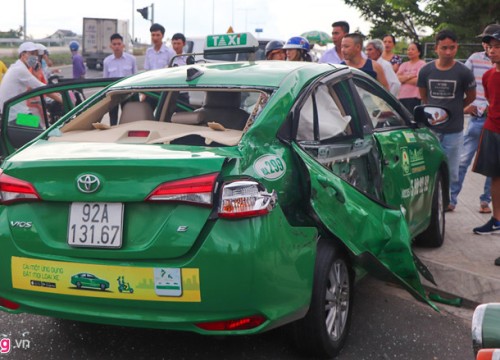 Ôtô tải tông taxi Mai Linh, một người tử vong