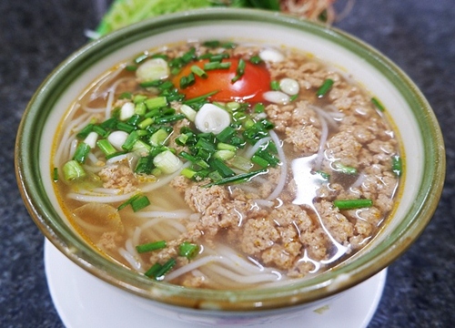 Bún riêu cua ốc xào nghệ ở Sài Gòn