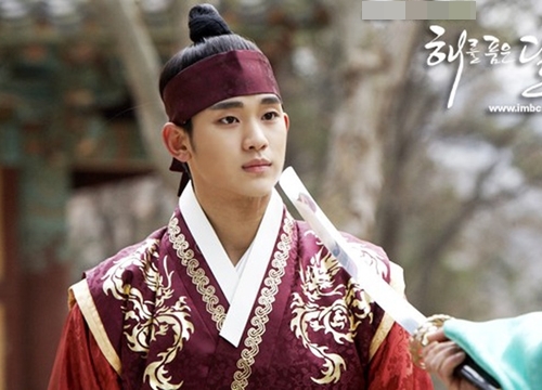 6 phim Hàn đình đám của Kim Soo Hyun: Cảnh khóc chính là bảo chứng thương hiệu diễn xuất lẫy lừng của "Cụ giáo"