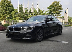 Cận cảnh BMW 330i M-Sport giá gần 2,4 tỉ đồng tại Việt Nam