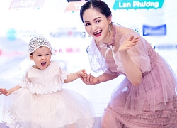 Con gái Lan Phương xinh như tiểu Bạch Tuyết, dạn dĩ cùng mẹ dự sự kiện