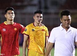 Cựu trung vệ U23 khóc nức nở khi CLB sắp rớt hạng V.League