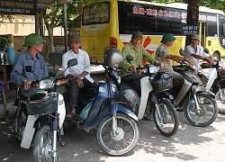 Hà Nội quản lý xe ôm bằng thẻ hành nghề được không?