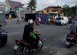 Thùng container "bay" - coi thường mạng người đến thế là cùng!