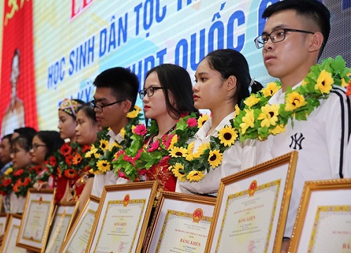 39 học sinh Nghệ An được nhận Bằng khen của Bộ trưởng, Chủ nhiệm Ủy ban Dân tộc