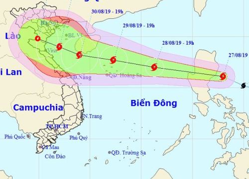 Bão di chuyển nhanh vào Biển Đông, biển động rất mạnh