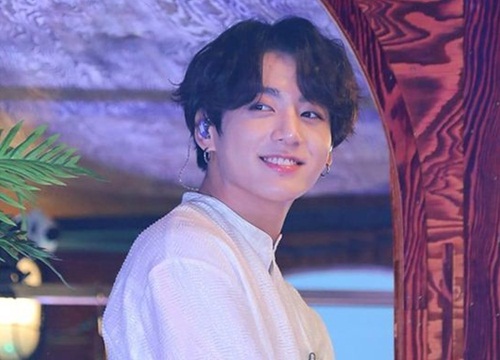 Chỉ vài giây lắc lư theo giai điệu 'Bad Guy' (Billie Eilish), video của Jungkook (BTS) đã lập kỉ lục trên Twitter