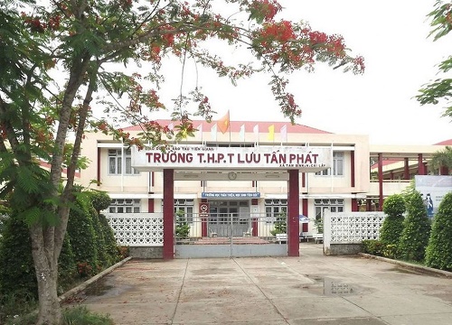 Kiểm điểm Hiệu trưởng trường Lưu Tấn Phát do vi phạm dạy thêm học thêm